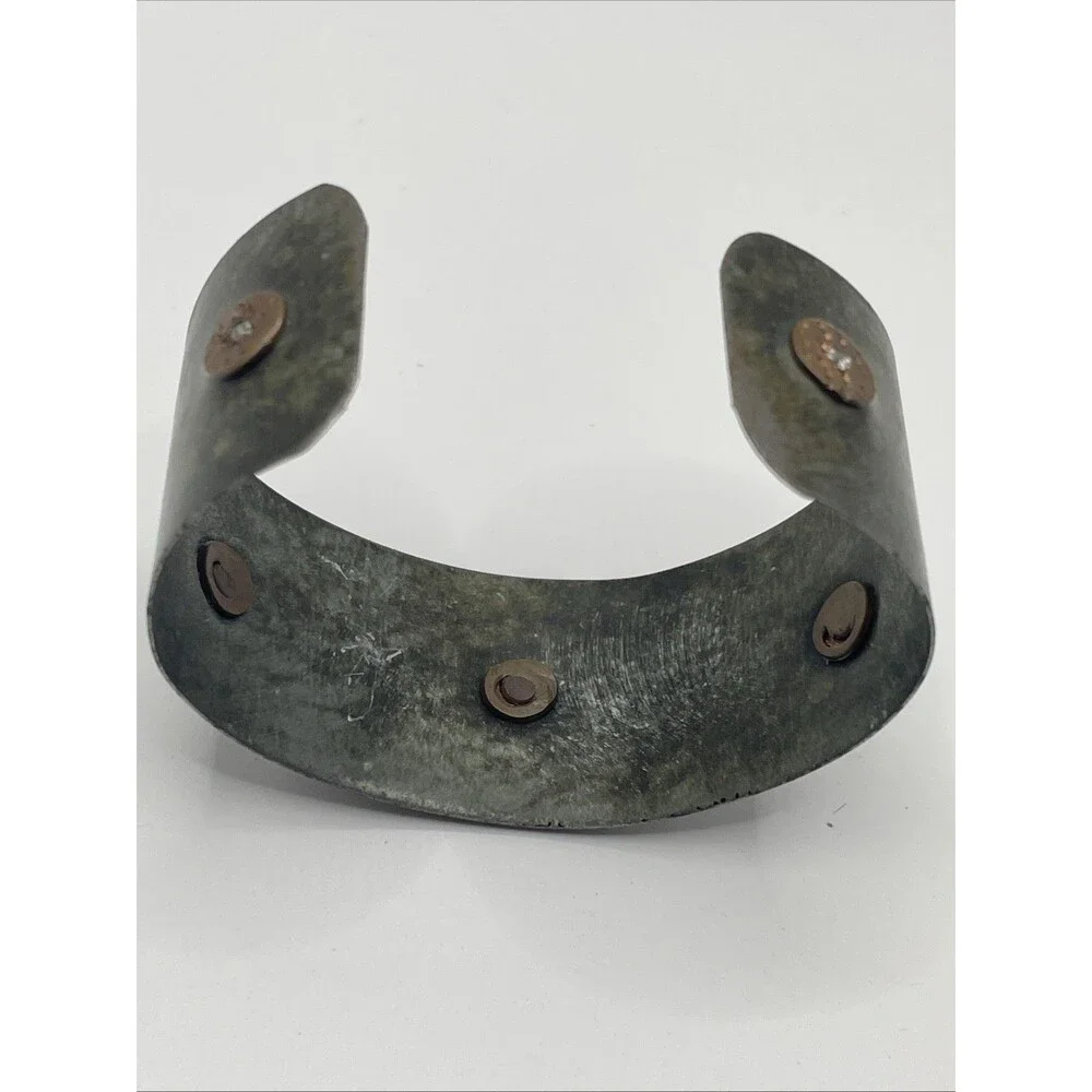 Unbranded vintage metal